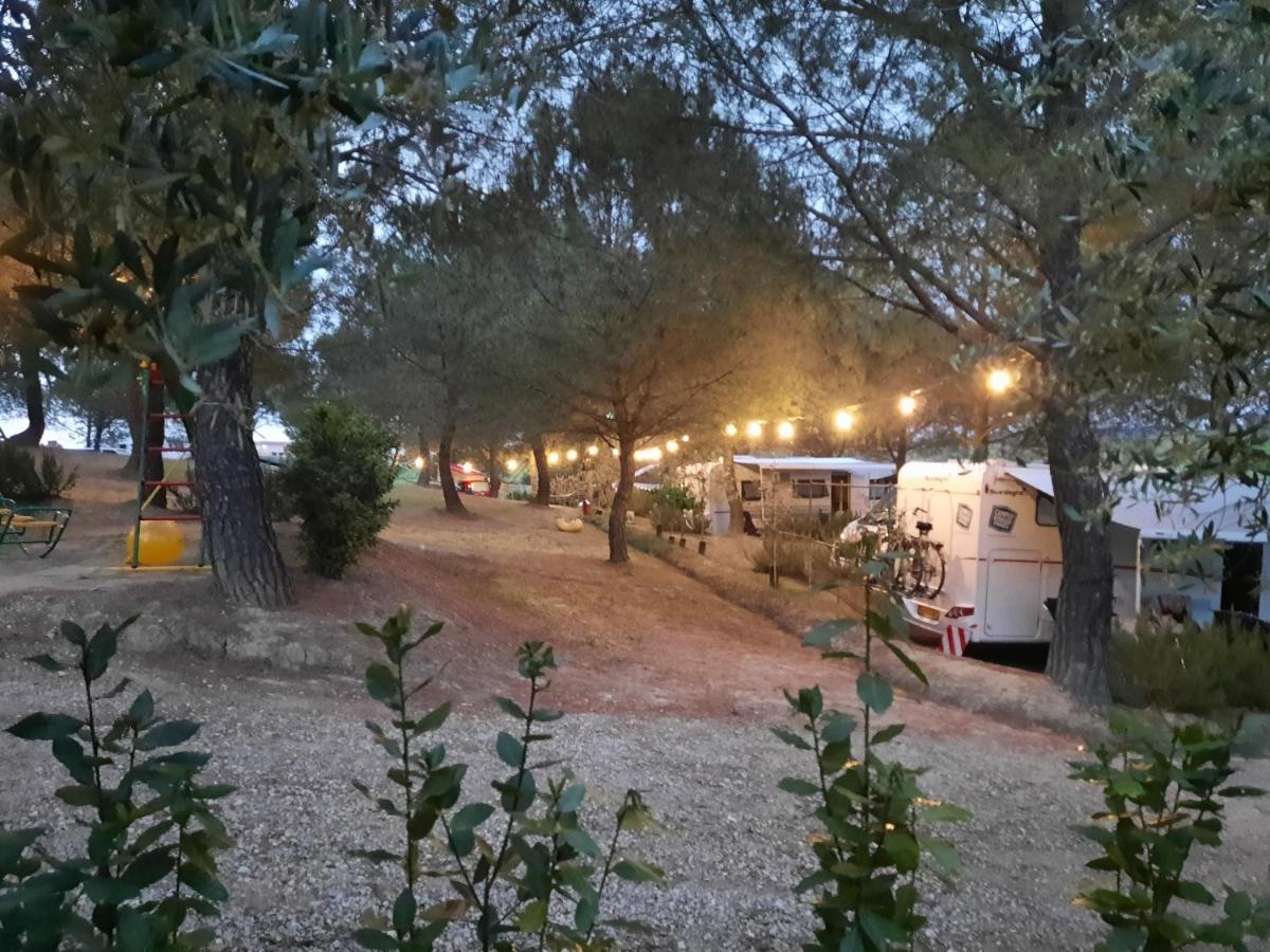 Agricamping Poggio Ai Pini Wine Camping Certaldo Luaran gambar