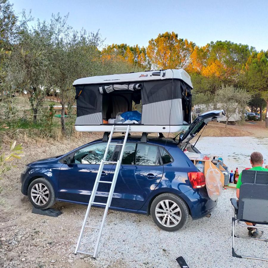 Agricamping Poggio Ai Pini Wine Camping Certaldo Luaran gambar